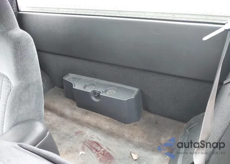 2000 Chevrolet S-10 Ls from USA, damaged, VIN 1GCCS19W6YK105811